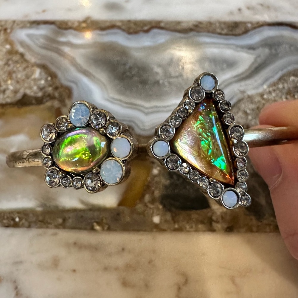 3066 Opulent Green Faux Opal and Crystal Bracelet